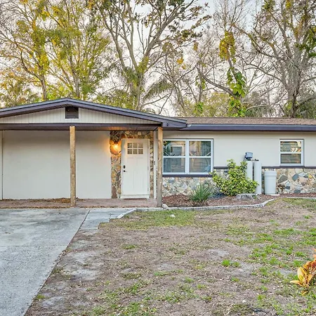 Idyllic Oldsmar Vacation Rental 1 Mi To Beach!